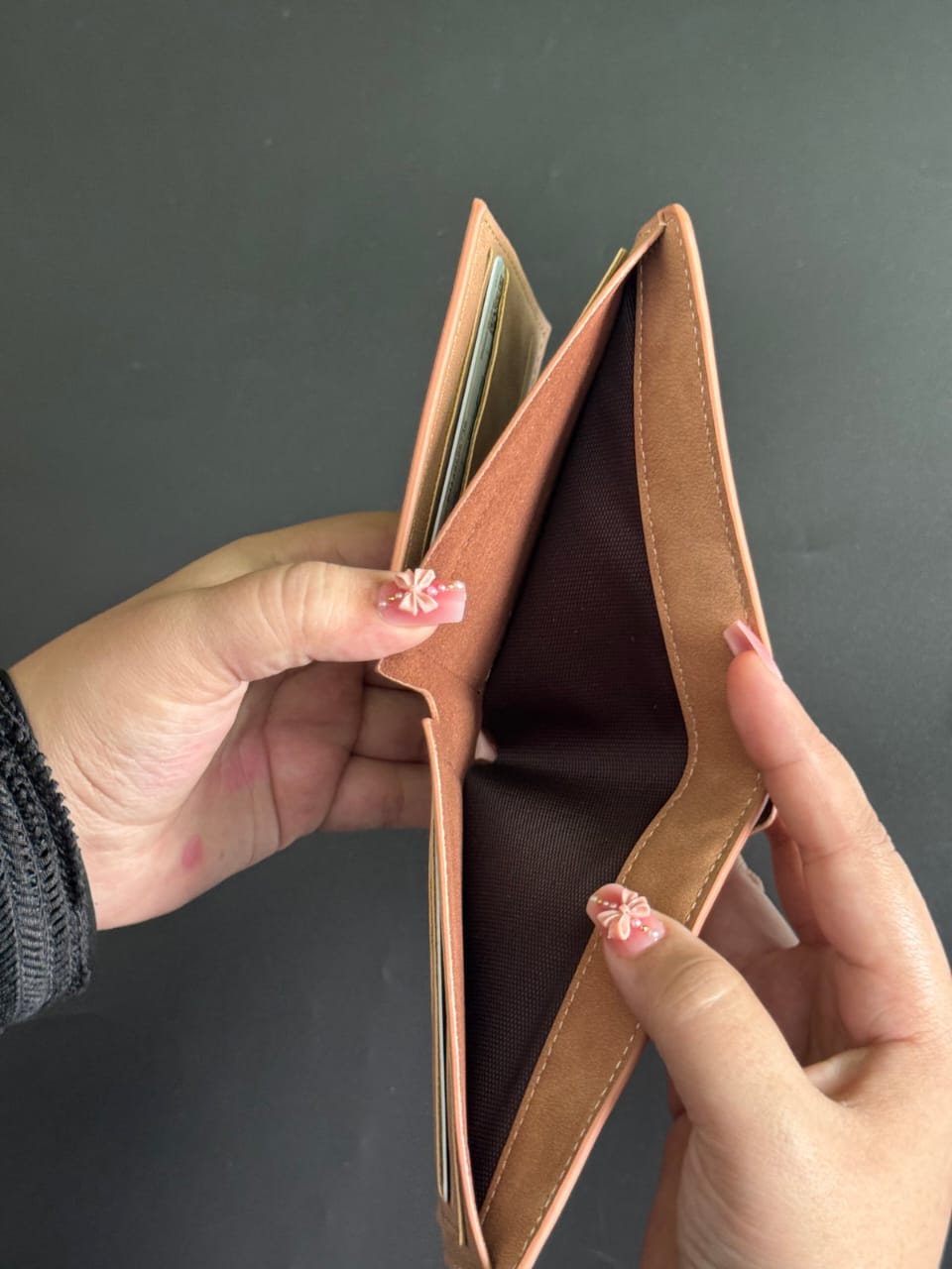 Modern Wallet – Slim Fit, Big Function