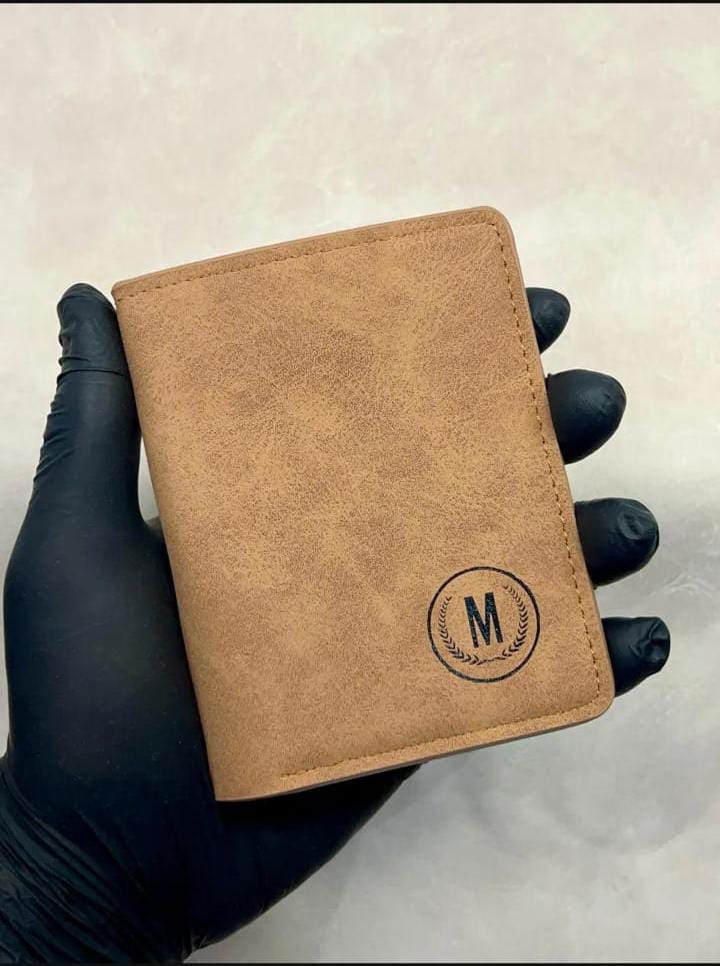 The classic men's leather  wallet